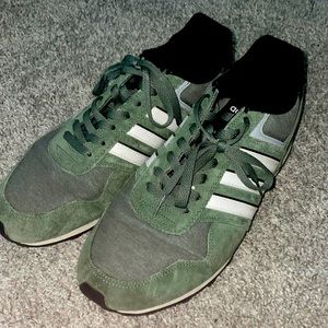 Adidas Sneakers